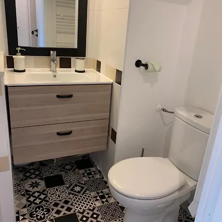 Agreable En Bord De Lägenhet *